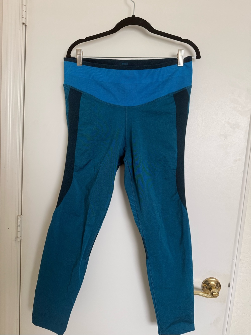 lululemon athletica Blue and Teal Performance Leggings